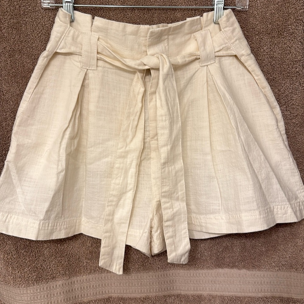 Free People linen Women's Cream Shorts size 8